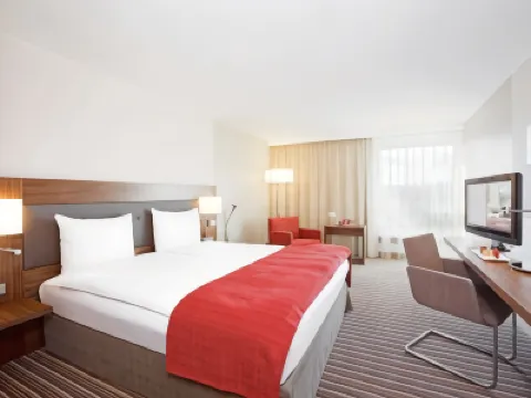 Mövenpick Hotel Zürich Airport Hotels in Opfikon