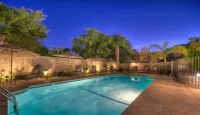 The Chateau at Lake la Quinta - Pools