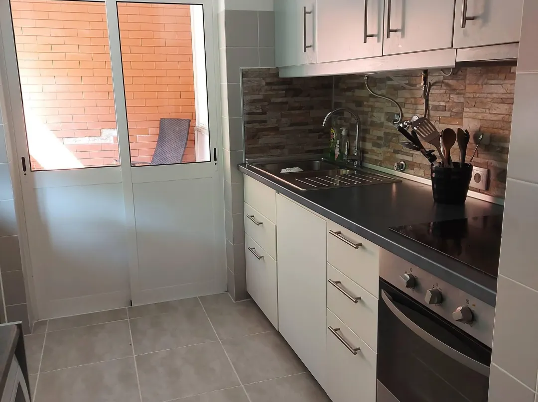 Warm Double Bedroom Central Beach Lisbon Parking - Almada