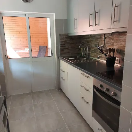 Warm Double Bedroom Central Beach Lisbon Parking