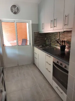 Warm Double Bedroom Central Beach Lisbon Parking