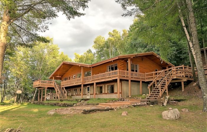 Stunning, Cozy Lake House with 680 feet of shoreline