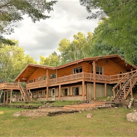 Stunning, Cozy Lake House with 680 feet of shoreline
