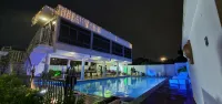 Canwin Hotel - Pools