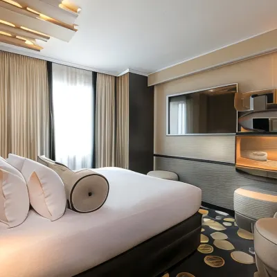 Hotel du Cadran Các khách sạn gần Khu tưởng niệm Les Invalides