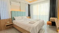 Hillfort Suites Apartotel - مسبح