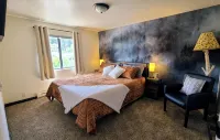 Birch Bungalow: Lead 2 Bedroom/2 Bath Condo. 5 mi to Skiing & 17 mi to Sturgis