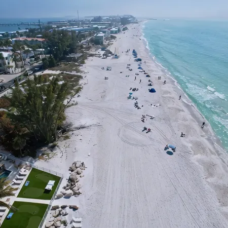 Cozy Cottage Retreat at Tradewind Resort #32 in Bradenton Beach
