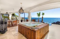 BEACH FRONT Elegance at Casa Bruma: Cabo's Escape with Jacuzzi