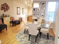 Charming Bloomingdale Row Home with Deck and Parking - Jacuzzi