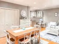 Modern 4BR Oasis in Heart of Glen Waverley - Homestays