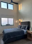 Luxury modern villa near Marina on Lake Koocanusa โรงแรมใน