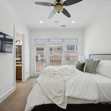Luxury Townhome walking distance to Legacy West
