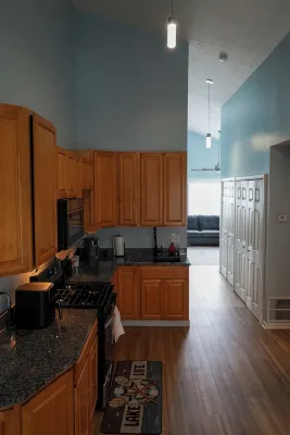 3rd Floor Lakeview 2-Bedroom Penthouse in Geneva U6