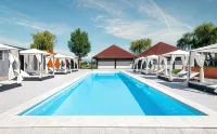 Tisza-to Apartmanpark - Pools