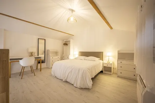Apartment Comfortable in the Centre of Pau: Parking, AC...