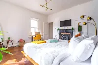 Top Rated - PRIME Location - Free Parking - CLEAN - 3성급