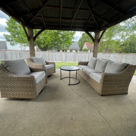 3-bedroom King Suite Garage with WiFi
