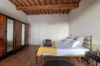 Palazzo Luparelli Boutique Apartment, Colle di Val d'Elsa, Siena, Tuscany - Homestays