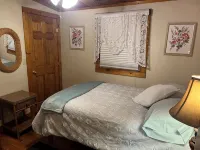 “The Cottage” is in a private lake community 15 mins. from Mountain Creek Resort