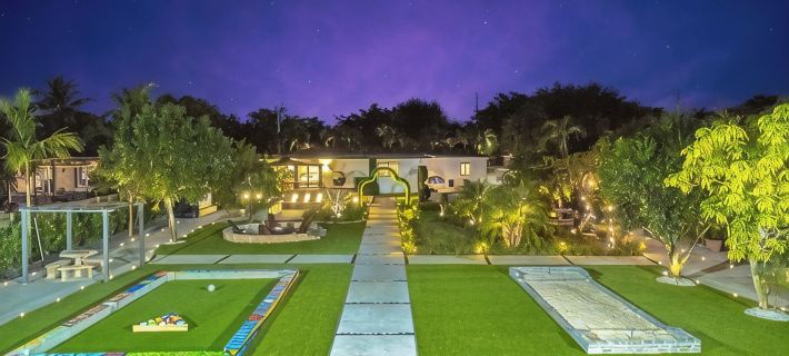 The Glam Homes Hotels in Golden Glades