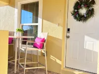 Tropical Vacation Home! 3 Rooms, 2 Bedrooms, sleeps 6 ppl. Hotels in Ruskin