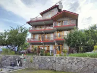 Mountainshack Riverside Stay & Cafe Hotels in Kullu District