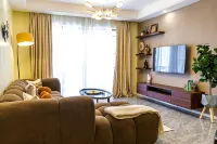 Chic Loft steps from Yaya Center | Pool + gym