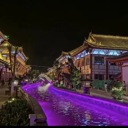 Qingpu Light Luxury Audiovisual Hotel (Longxi Gulaiwu Branch)
