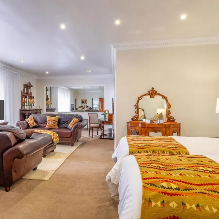 Grand Lux Boutique Manor