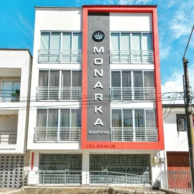HOTEL MONARKA のホテル