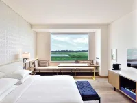 ANDAZ DELHI, BY HYATT Hotel di 