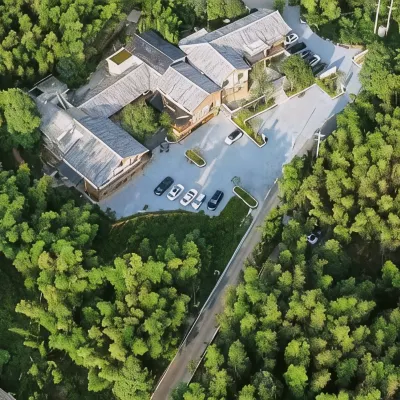 蜀南竹海風景名勝区秀竹萍荘 龍吟寺周辺のホテル