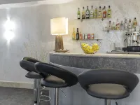 阿佛羅蒂特酒店 鄰近曼佐尼的酒店
