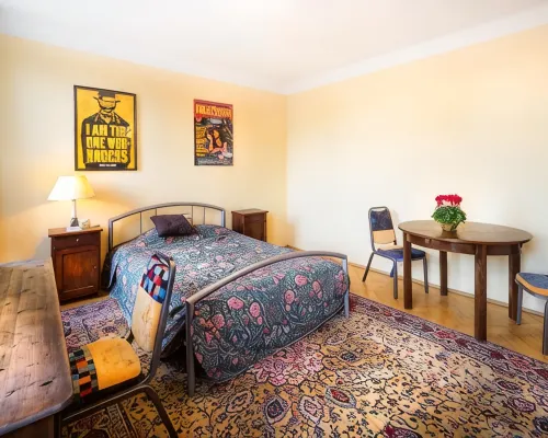 Old Town Kanonia Hostel & Apartments Hoteles cerca de Plaza del Castillo