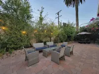 3 bedroom apartment near MrC with patio area 5 minutes to Rodeo Drive, Wi-Fi, TV - Homestays