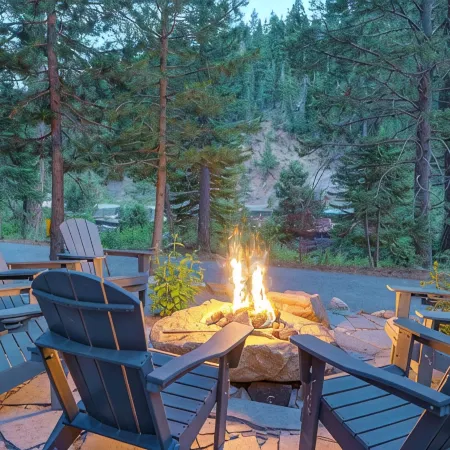 Big Chief River Retreat-Located on Truckee River