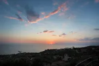 House with sea view, with equipped garden, private parking, pets allowed - إطلالة على البحر