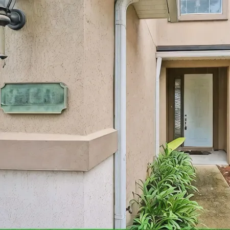 3-bedroom townhome in amazing Orange Park, FL