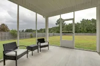Spacious Family Retreat Near Camp Lejeune, Swansboro & Hammocks Beach
