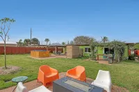 Steps to Cocoa Beach, MIL Suite & Hot Tub, Amenities Galore!! - نادي رياضي