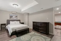 Huge Family Home in Lake Geneva. Sleeps 10 Pet Friendly! - 4-Star