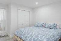 Luxury 3 bdm cottage 2 min walk from Parlee Beach - 4-Star