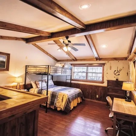 Fishermen’s Barndominium by the Lake-Pet Friendly