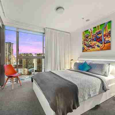 View from the Top ~ 2Bed, 2Bath, 2Parking, Balcony Rooms