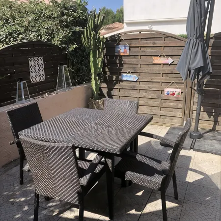 3-bedroom house with veranda, air-conditioning and attractive features.