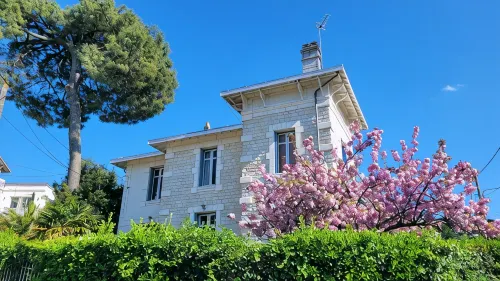 Villa in Royan Park, 15 pers. - 200m from beach - 400m from shops/station.