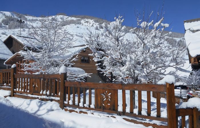 New apartment very good team warm mountain atmosphere Vars 05560