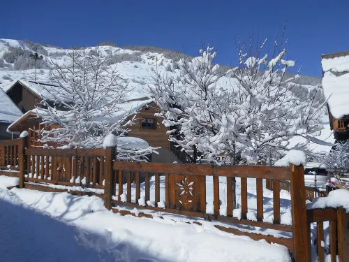 New apartment very good team warm mountain atmosphere Vars 05560
