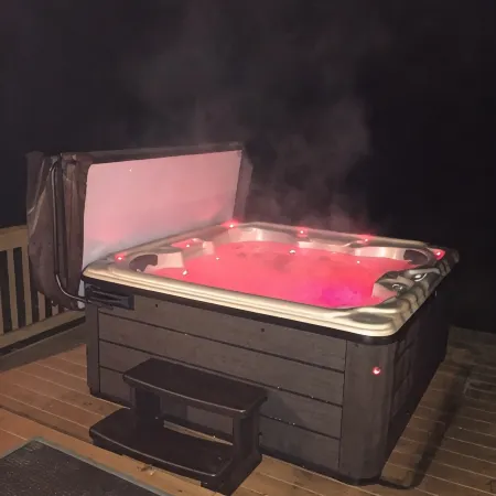 Cozy Cabin by the Slopes - Minutes to the Wisp & Lake! Fire Pit - Hot Tub - Pool